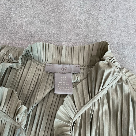 [S]H&M Dusty Green Sleeveless Pleated Dress Drawstring - Picture 4 of 9